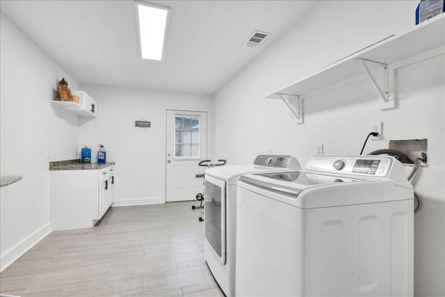 561 Brandon Road, Conroe, TX 77302