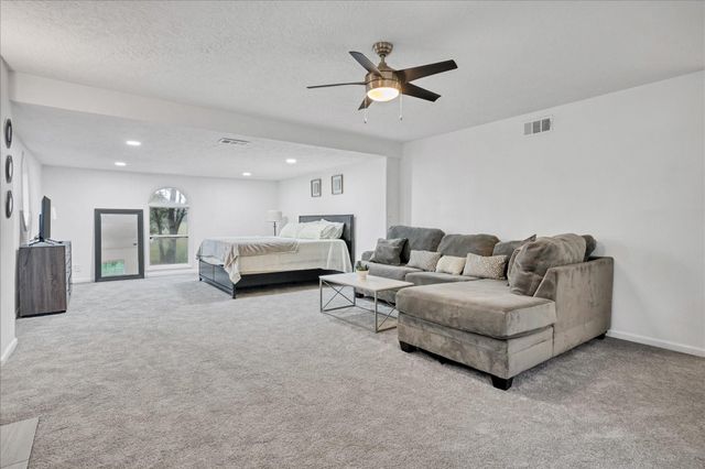 561 Brandon Road, Conroe, TX 77302