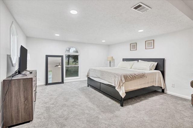 561 Brandon Road, Conroe, TX 77302