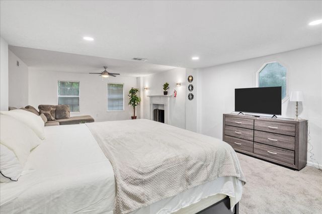 561 Brandon Road, Conroe, TX 77302