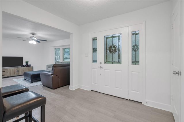 561 Brandon Road, Conroe, TX 77302