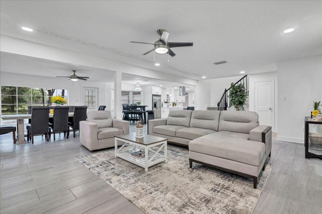 561 Brandon Road, Conroe, TX 77302