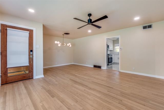 9513 Dixie Lane, Dallas, TX 75228