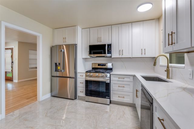 9513 Dixie Lane, Dallas, TX 75228