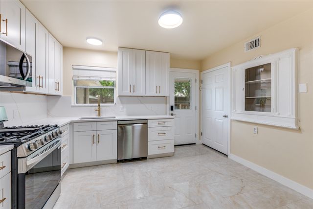 9513 Dixie Lane, Dallas, TX 75228