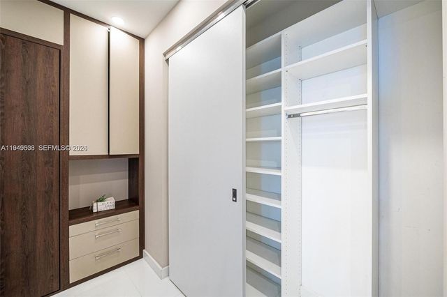 851 NE 1st Ave 4108, Miami, FL 33132