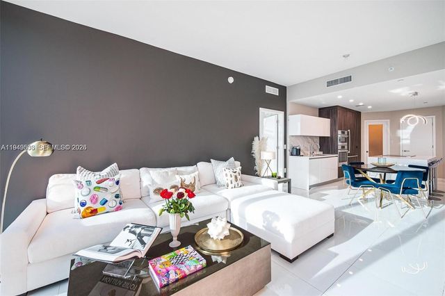 851 NE 1st Ave 4108, Miami, FL 33132