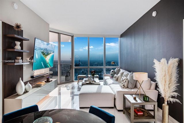 851 NE 1st Ave 4108, Miami, FL 33132