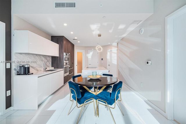 851 NE 1st Ave 4108, Miami, FL 33132