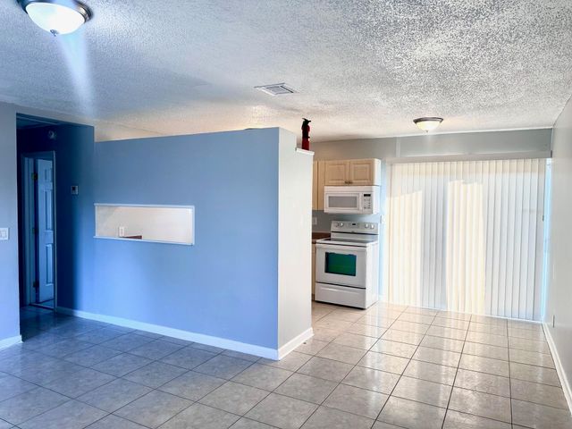 9326 Sunrise Drive 9332, West Palm Beach, FL 33403