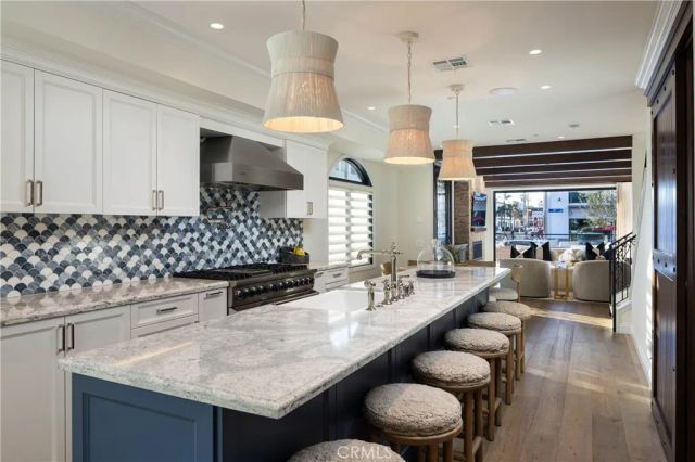 302 3rd, Huntington Beach, CA 92648