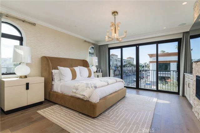 302 3rd, Huntington Beach, CA 92648