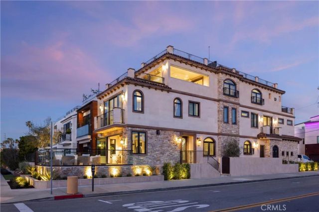 302 3rd, Huntington Beach, CA 92648