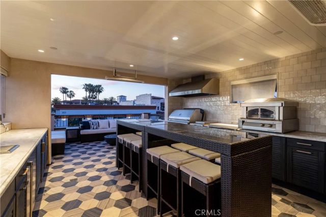 302 3rd, Huntington Beach, CA 92648