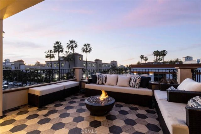 302 3rd, Huntington Beach, CA 92648