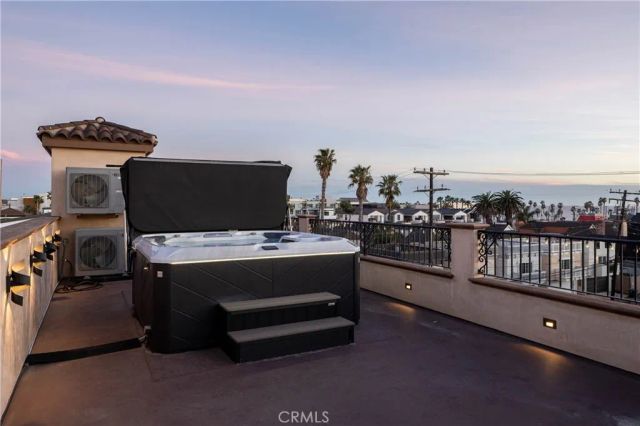 302 3rd, Huntington Beach, CA 92648