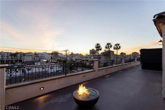 302 3rd, Huntington Beach, CA 92648