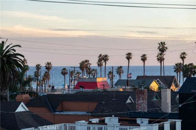 302 3rd, Huntington Beach, CA 92648