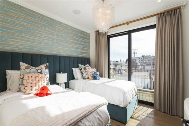 302 3rd, Huntington Beach, CA 92648