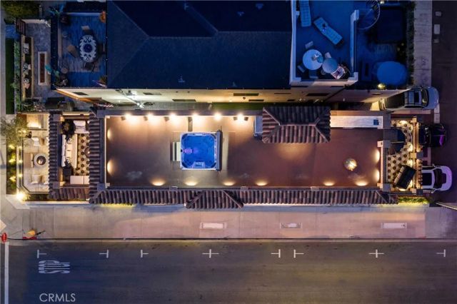 302 3rd, Huntington Beach, CA 92648