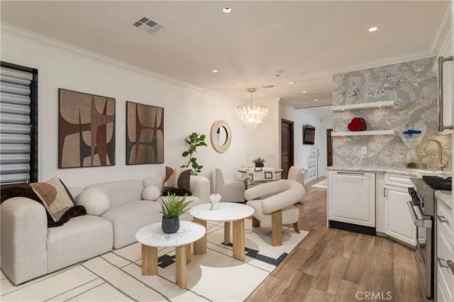 302 3rd, Huntington Beach, CA 92648