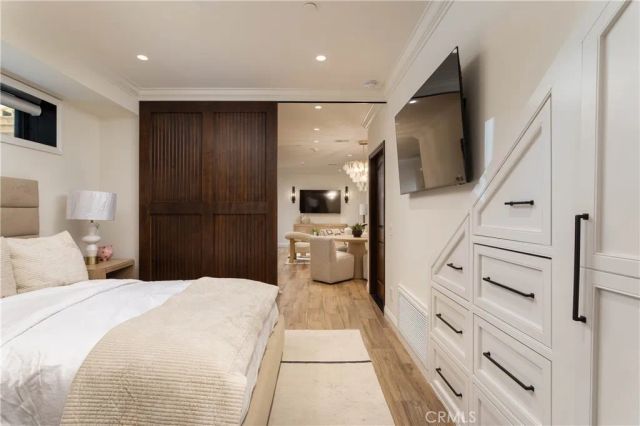 302 3rd, Huntington Beach, CA 92648