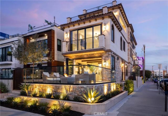 302 3rd, Huntington Beach, CA 92648