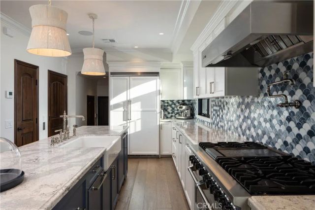 302 3rd, Huntington Beach, CA 92648