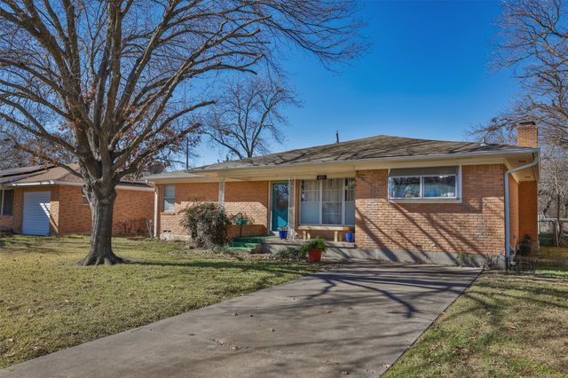 405 Meadow Drive, Gainesville, TX 76240