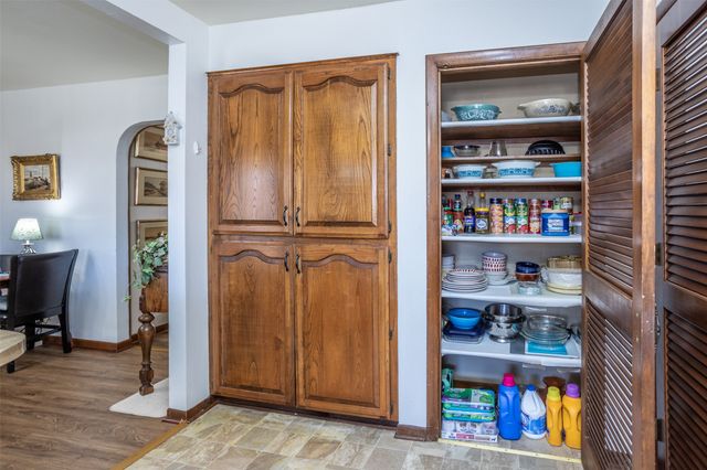 405 Meadow Drive, Gainesville, TX 76240