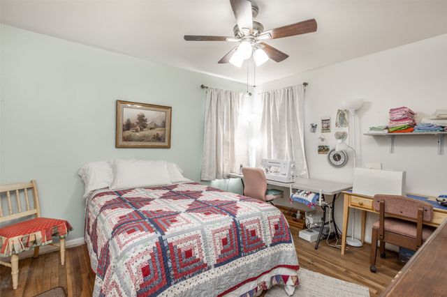 405 Meadow Drive, Gainesville, TX 76240