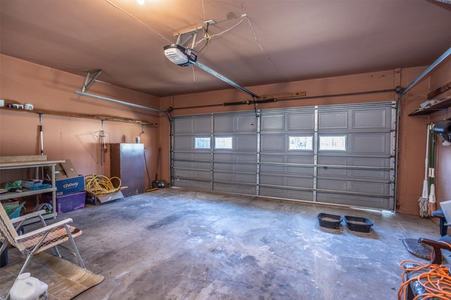 405 Meadow Drive, Gainesville, TX 76240