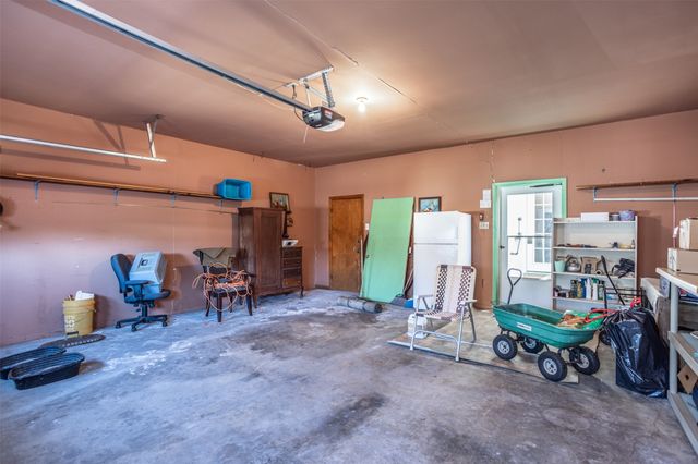 405 Meadow Drive, Gainesville, TX 76240