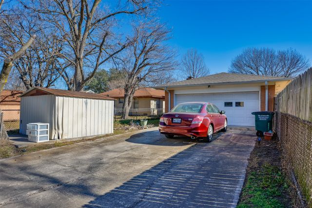 405 Meadow Drive, Gainesville, TX 76240