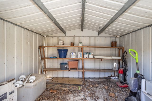 405 Meadow Drive, Gainesville, TX 76240