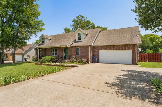 328 Merlin Dr, Murfreesboro, TN 37127