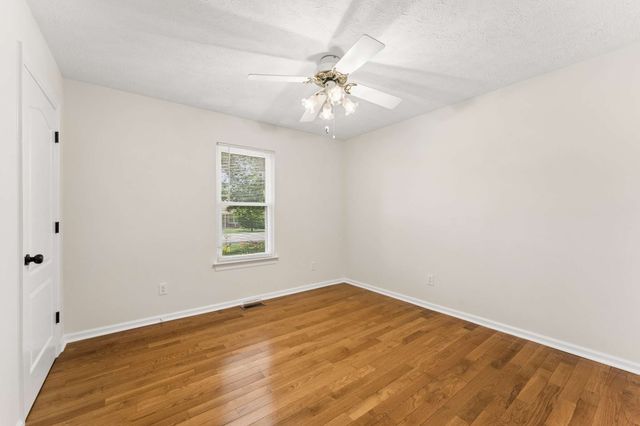 328 Merlin Dr, Murfreesboro, TN 37127