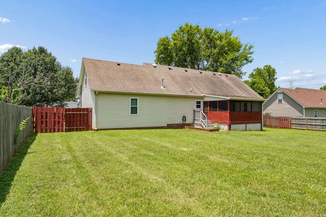 328 Merlin Dr, Murfreesboro, TN 37127