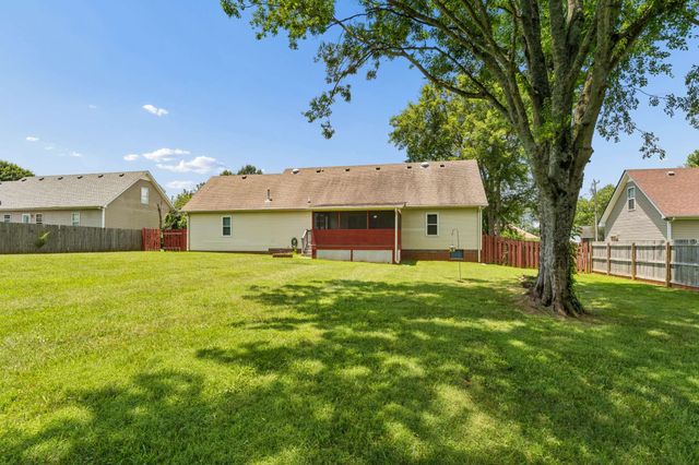 328 Merlin Dr, Murfreesboro, TN 37127