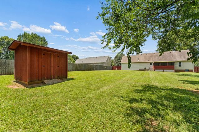 328 Merlin Dr, Murfreesboro, TN 37127