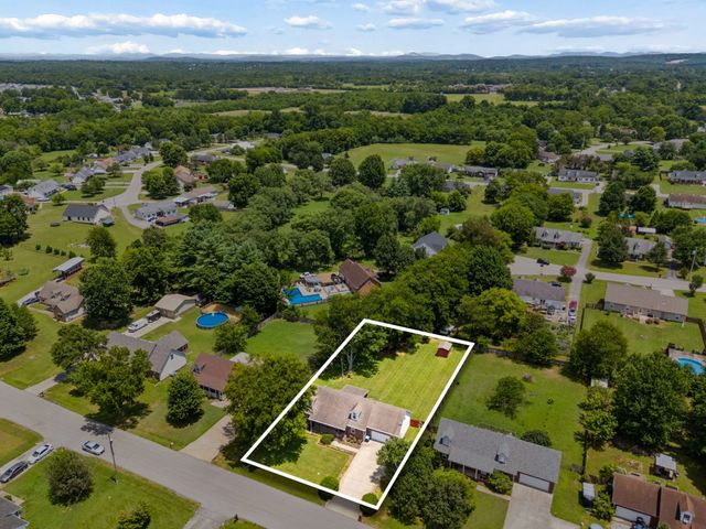 328 Merlin Dr, Murfreesboro, TN 37127