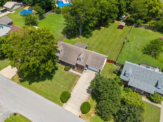328 Merlin Dr, Murfreesboro, TN 37127