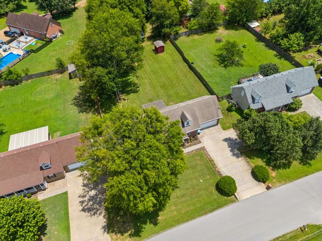 328 Merlin Dr, Murfreesboro, TN 37127