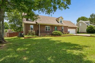 328 Merlin Dr, Murfreesboro, TN 37127