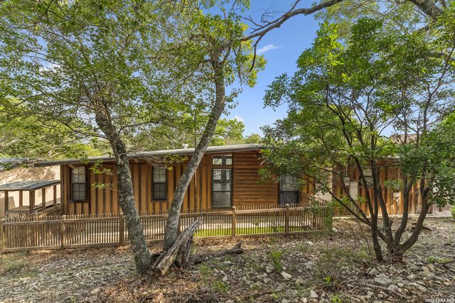 1035 Sweetwater, Canyon Lake, TX 78133