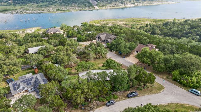 1035 Sweetwater, Canyon Lake, TX 78133