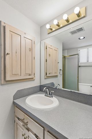 1035 Sweetwater, Canyon Lake, TX 78133
