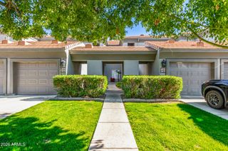 7401 W ARROWHEAD CLUBHOUSE Drive 2079, Glendale, AZ 85308