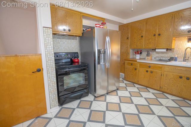 141 Lathers Street, Garden City, MI 48135