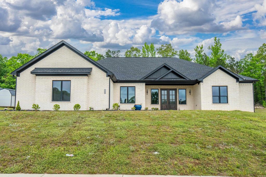4205 Hampton Drive, Benton, AR 71909